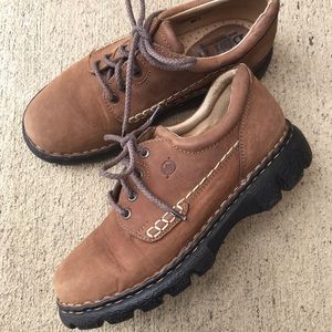 born walking shoes